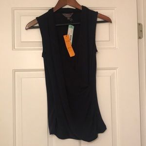 Sleeveless v neck tank top